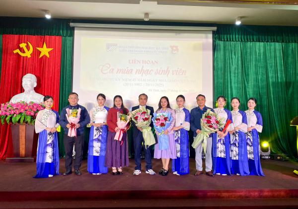 T11 2025 LCD 21 11 1